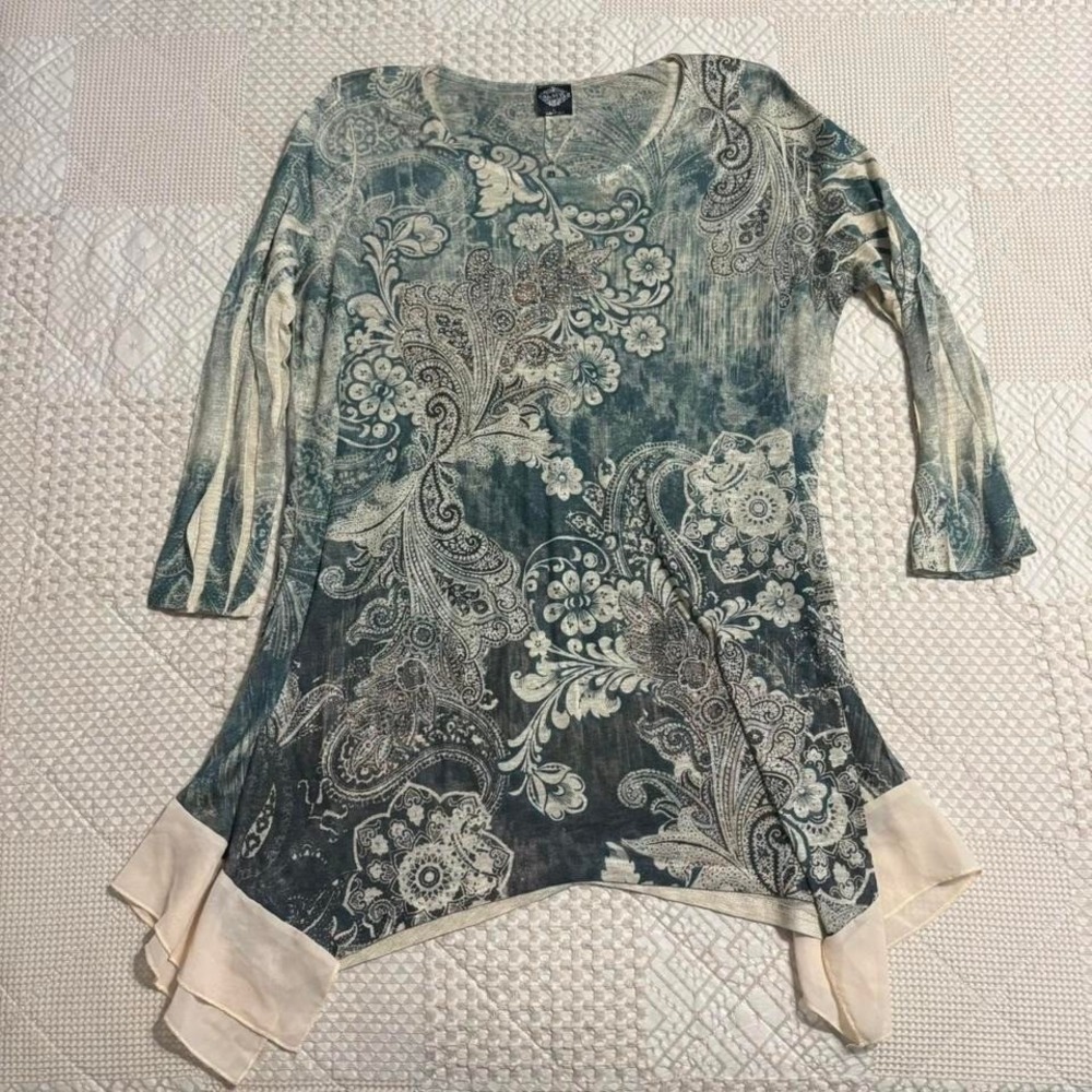 Y2K Cal Style Whimsy Blue flowy cut top